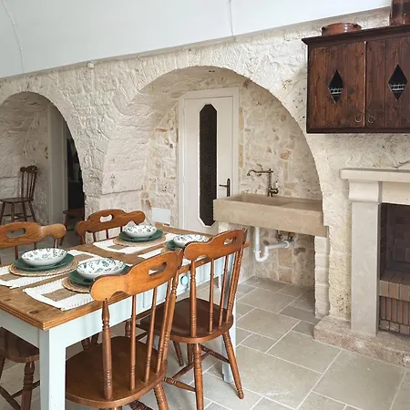 Trullo Pinto Locorotondo